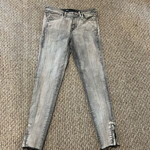 Zara gray jeans size 4. Skinny fit. Zipper detail on ankle.